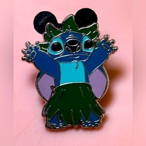 ✨ Disney Stitch Hula grass skirt pin ⭐️